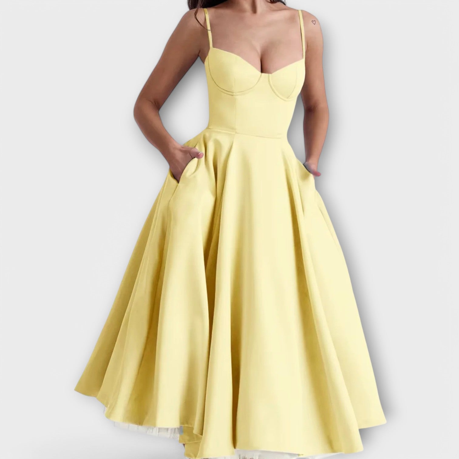 Mélie – Ľahké letné šaty s detailom korzetu