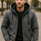 Elegantný jesenný kabát