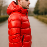 Ľahká zimná parka s lesklým povrchom