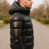 Ľahká zimná parka s lesklým povrchom