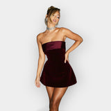 Elegantné mini šaty