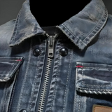 Oblečená džínová bunda