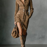 Šaty z semišu s jedným gombíkom a klopou, dlhý rukáv, midi dĺžka (vrátane pásku)