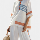 Biele etnické súpravy Daisy s modrými a oranžovými detailmi – jedinečný a živý štýl